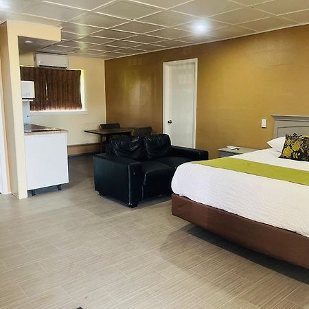 Travelodge By Wyndham Moose Jaw Bagian luar foto