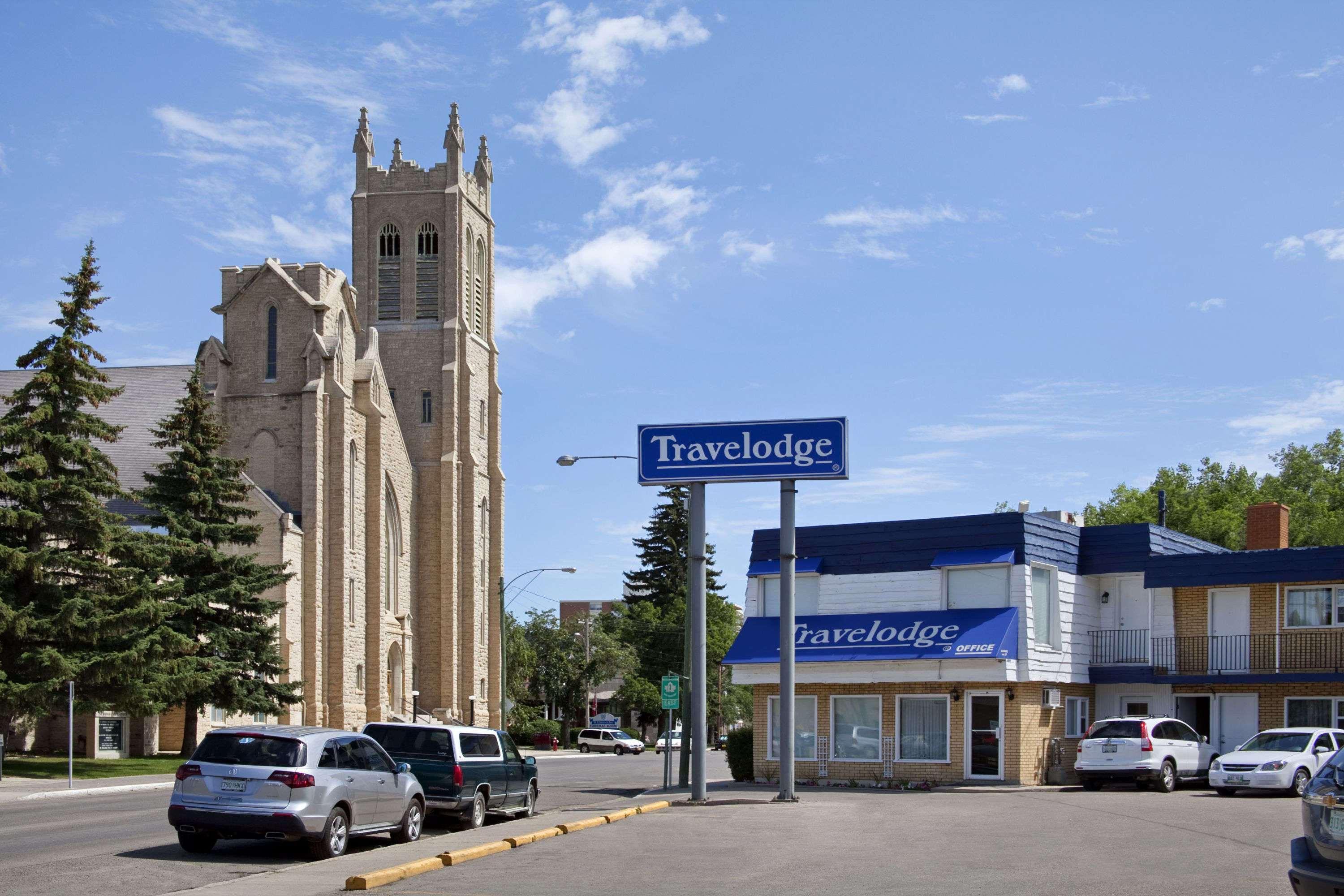 Travelodge By Wyndham Moose Jaw Bagian luar foto