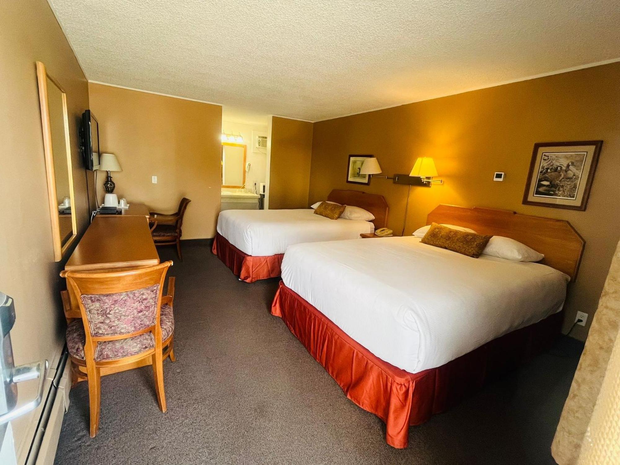 Travelodge By Wyndham Moose Jaw Bagian luar foto