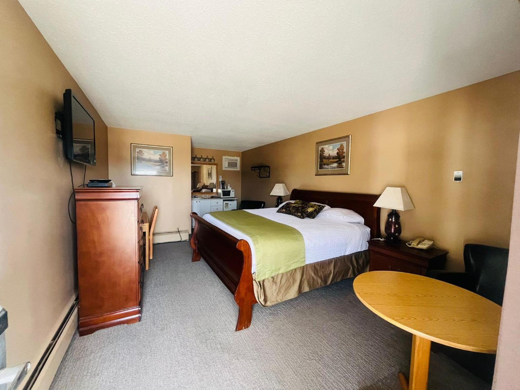 Travelodge By Wyndham Moose Jaw Bagian luar foto
