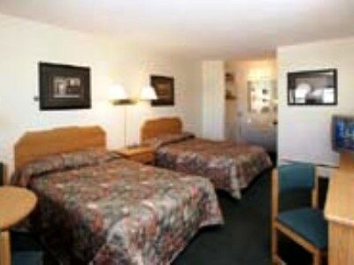 Travelodge By Wyndham Moose Jaw Bagian luar foto